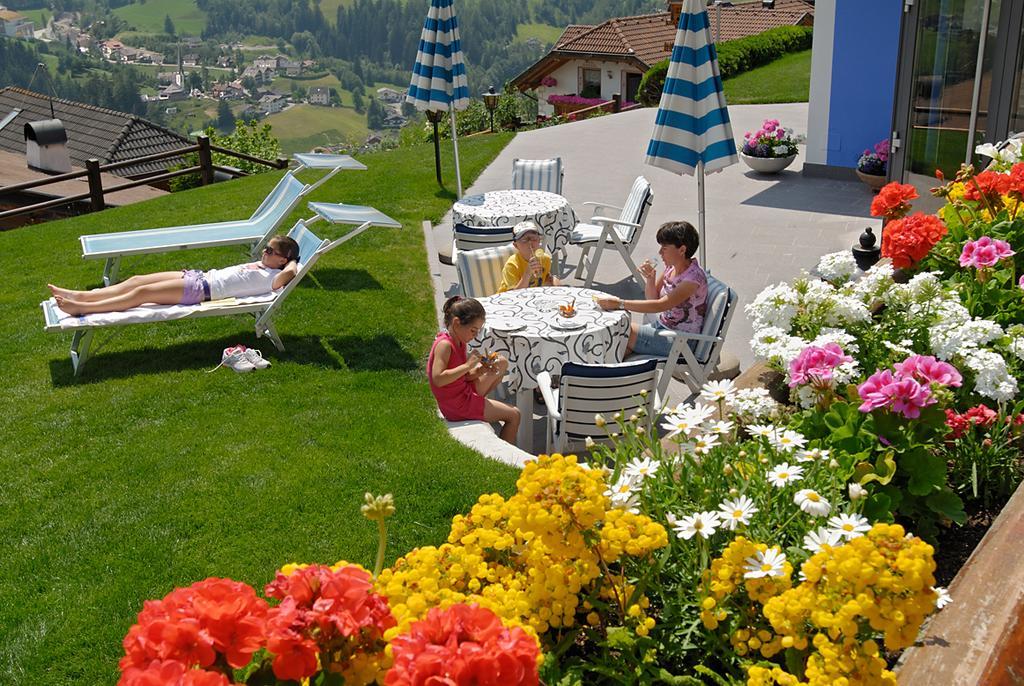 Hotel Talblick Ortisei Exterior photo