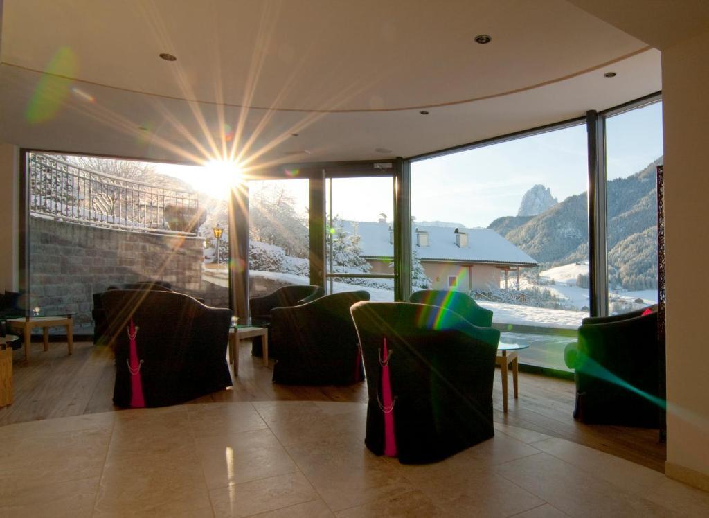 Hotel Talblick Ortisei Exterior photo