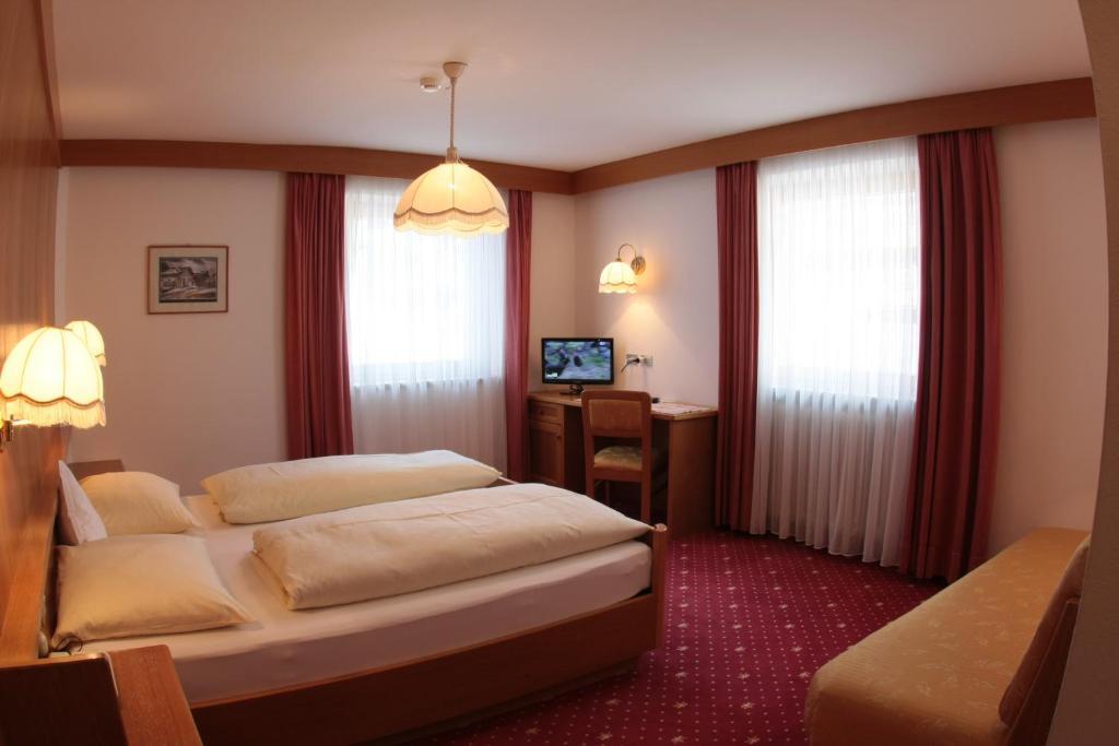 Hotel Talblick Ortisei Room photo
